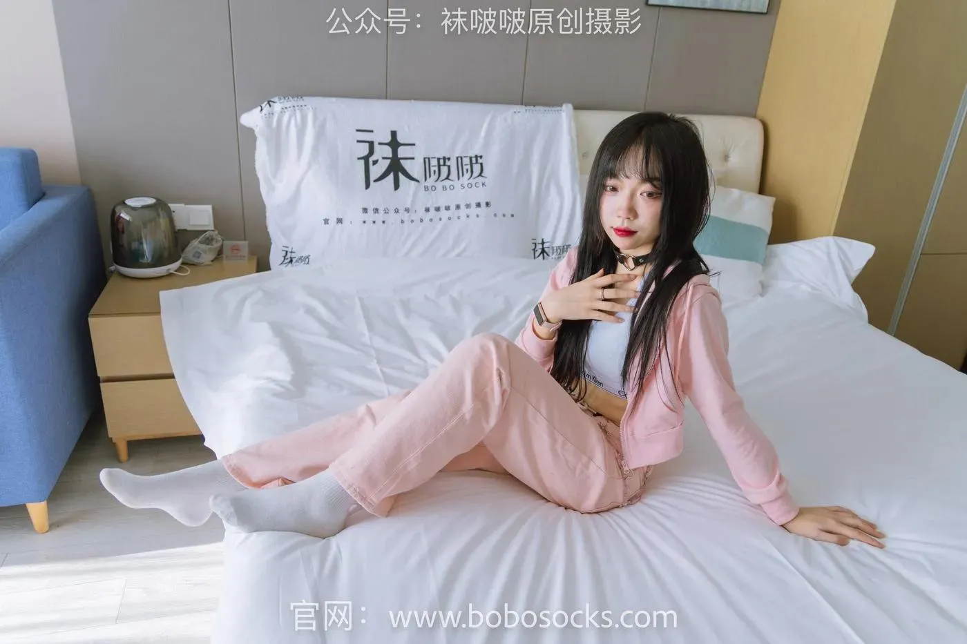 [BoBoSocks袜啵啵]NO.141 周周-运动鞋、白棉袜、裸足 [140P]插图8